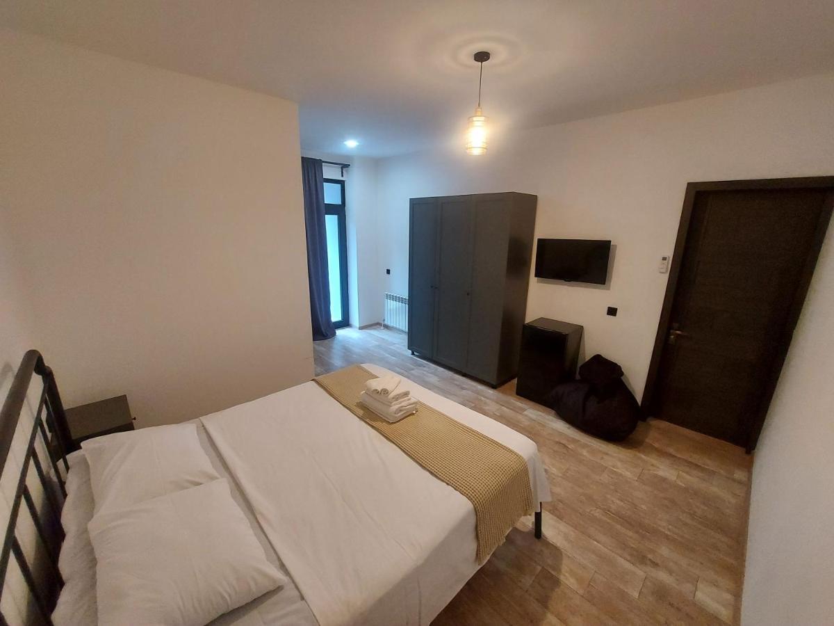Level Up Hotel & Restaurant 코불레티 외부 사진
