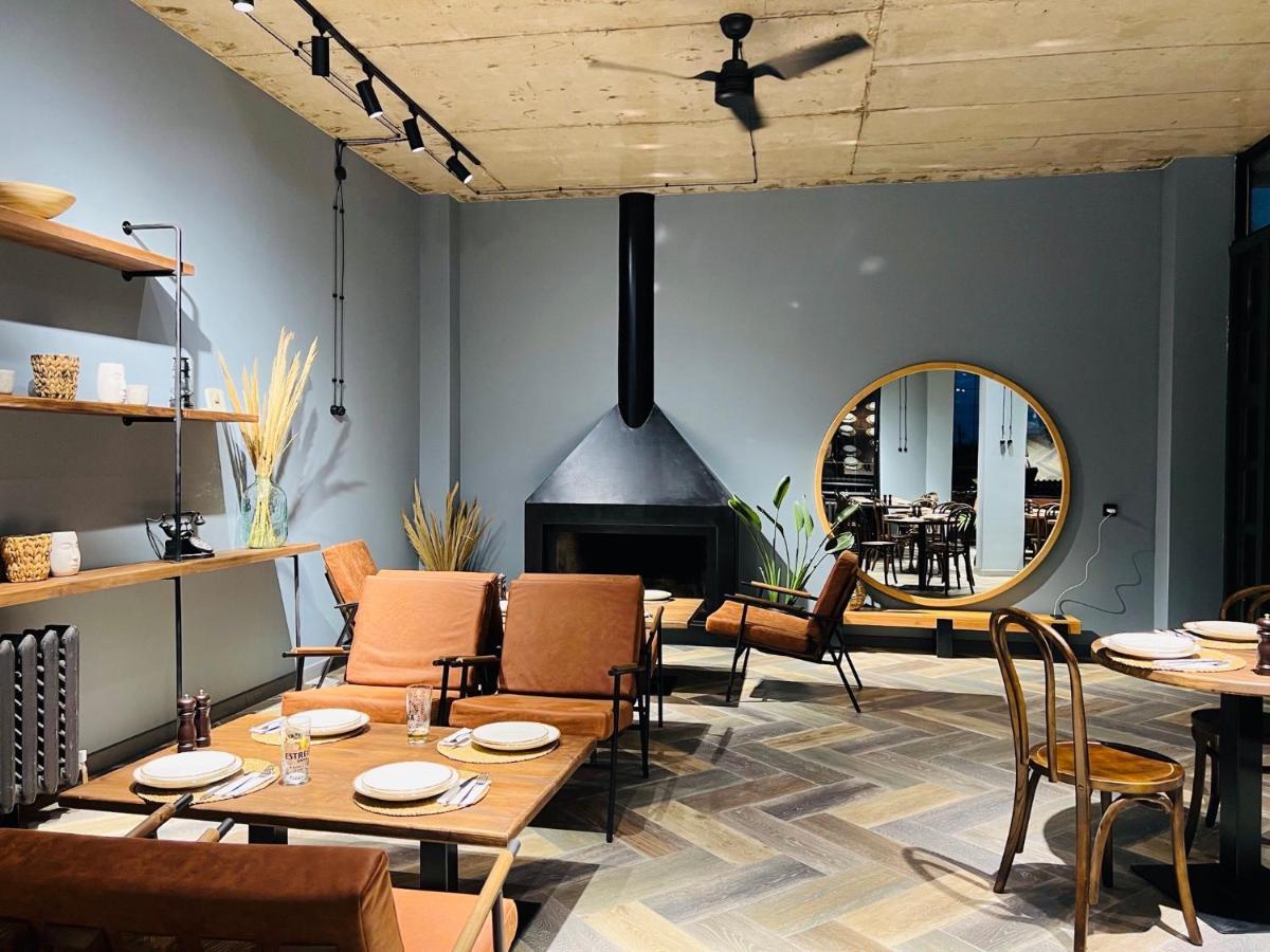 Level Up Hotel & Restaurant 코불레티 외부 사진