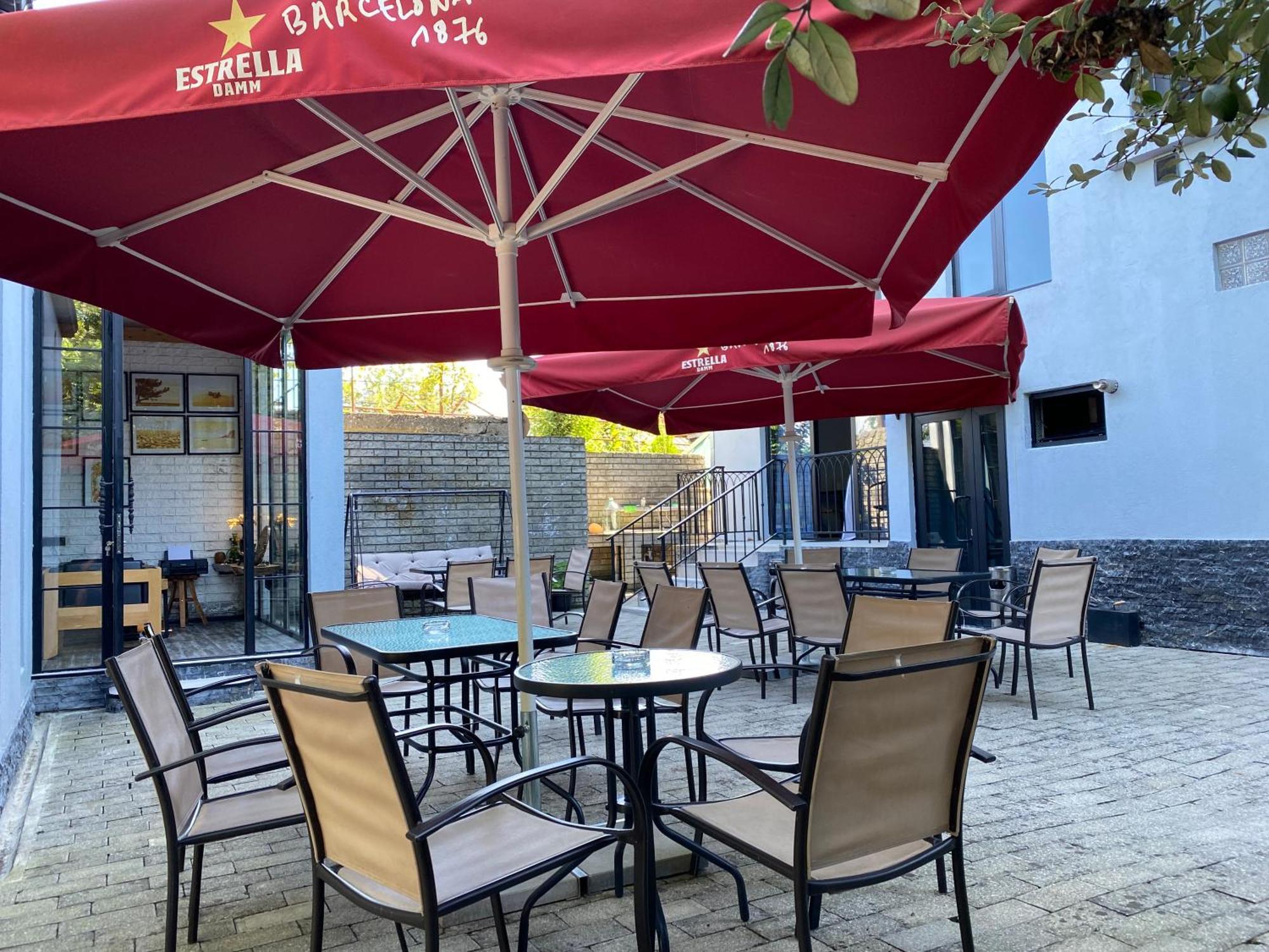 Level Up Hotel & Restaurant 코불레티 외부 사진